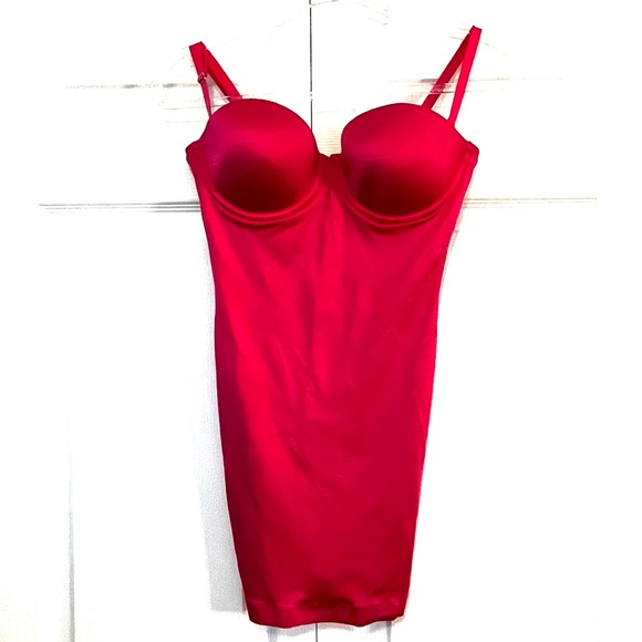 Victoria’s Secret Pink Power Figure Cupped Shaping Slip size 34D - Picture 5 of 15